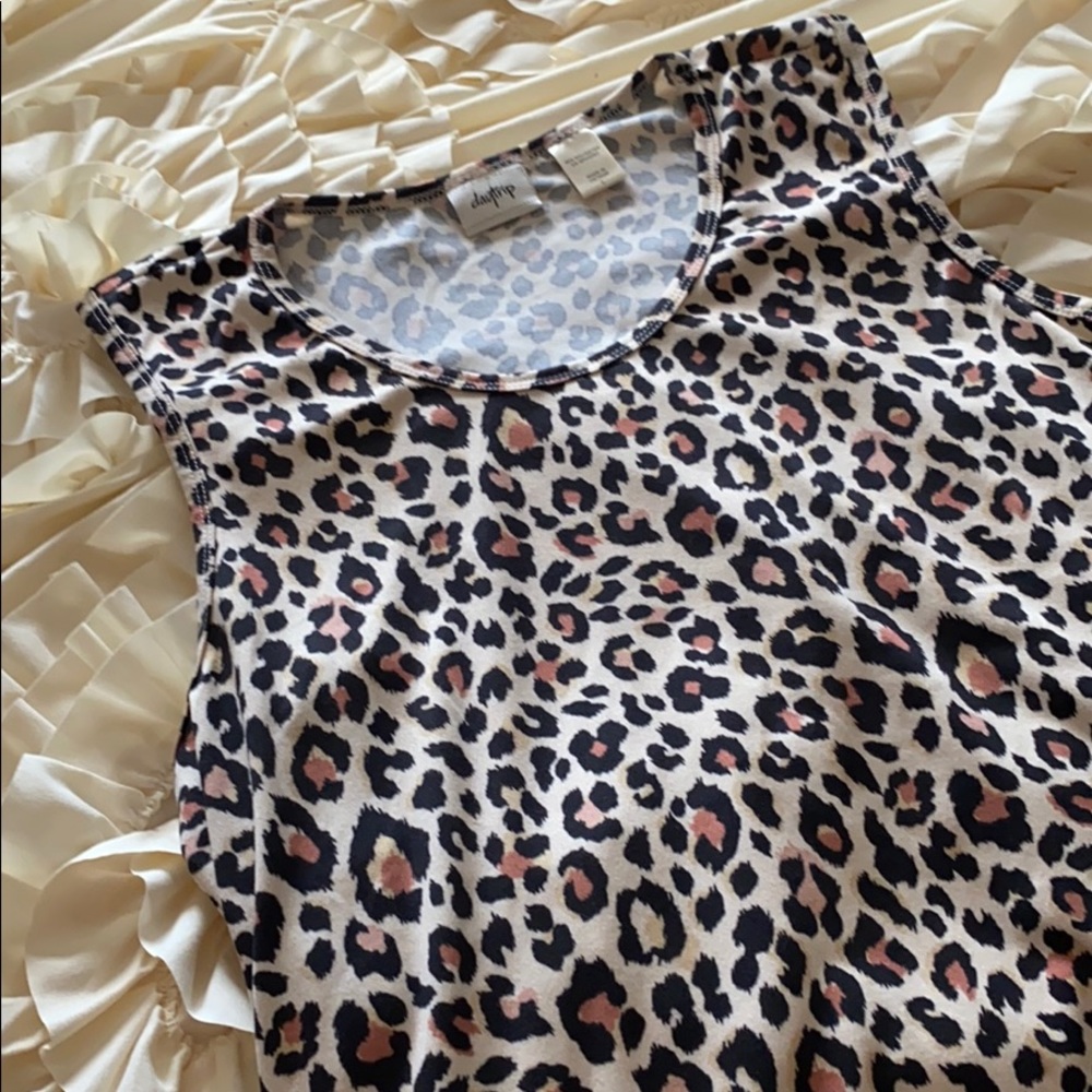 Sleeveless tee